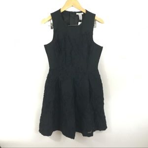 Textured sweat heart fit and flare dress! Gold zip